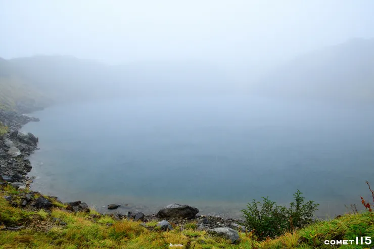 濃霧籠罩的御廚池