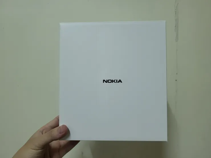 裡面的充電線和一些配件