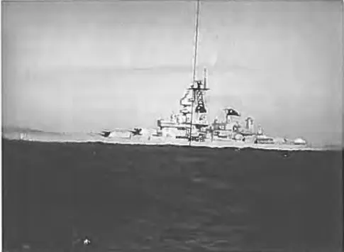 U-20拍下的愛荷華號。艇長在幾天後將這張照片轉送給愛荷華號的艦長，對方收下但也直言:[我想我會將這張照片壓在箱底。]