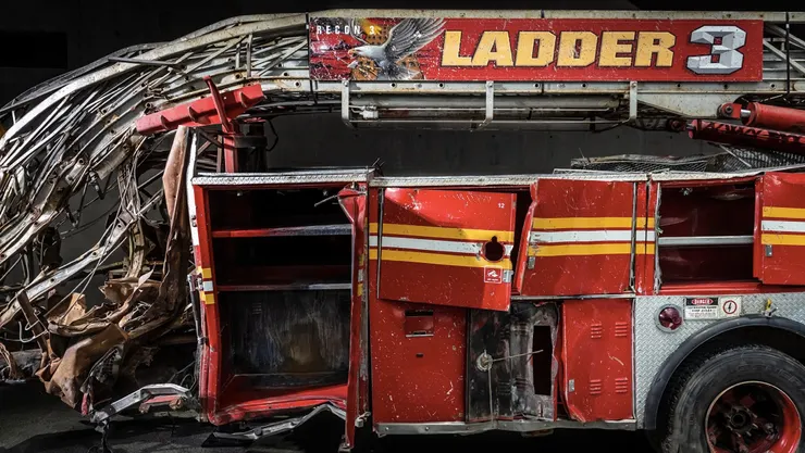 被壓扁的消防車(圖片來源:官網)