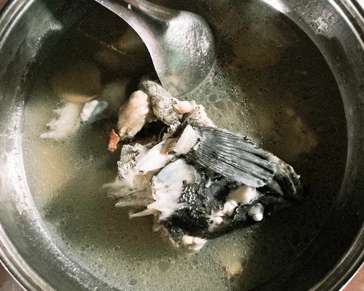 魚溫現場料理｜魚是現抓的，湯是當場煮的 　「這不是餐廳，是一場與海對話的延續。」