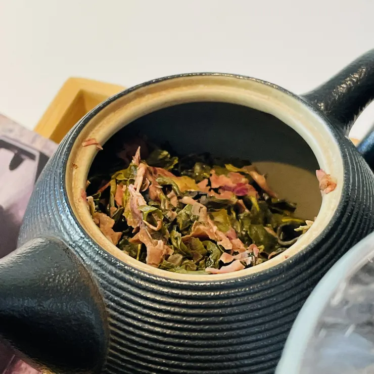 好愛那個茶葉綠跟玫瑰粉紅的配色