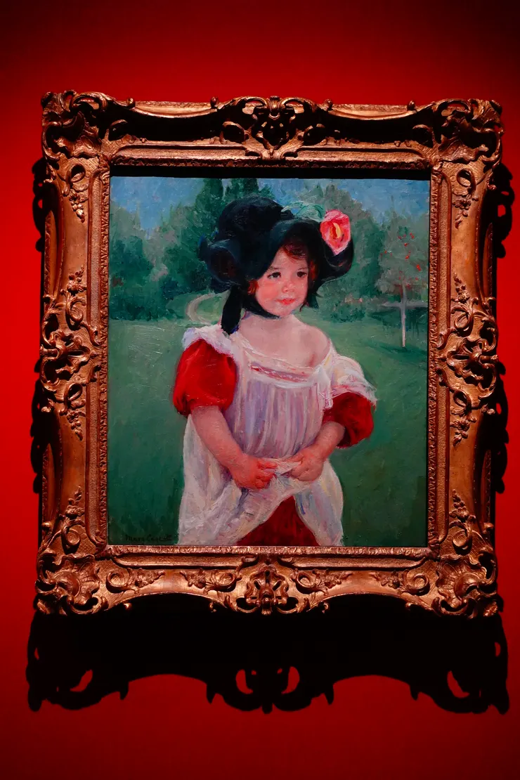 《春天:瑪格在花園中站立》(Spring: Margot Standing in a Garden),瑪麗.卡薩特1900年的作品,也是展場焦點之一。