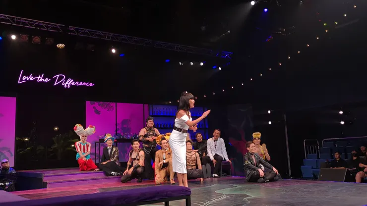 飾演巾幗夫人與Mr. Brown的王世緯