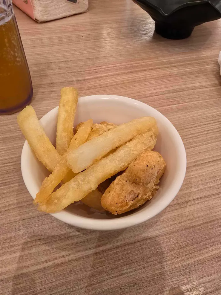 炸物表現普通,只拿這些就沒續第2盤了