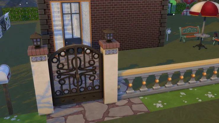 屋外有這種小鐵閘總讓我覺得漂亮又安心。住這種房子就是要裏外分明。