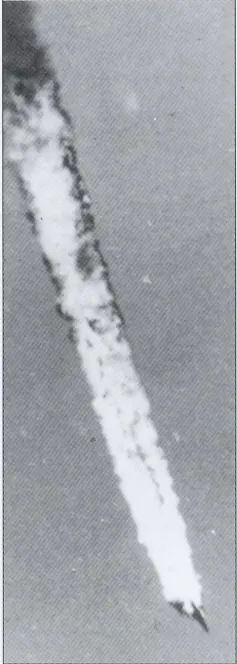 北越拍下遭到擊落的幽靈，應為1972年6月27日戰損的三架幽靈中的一架，序列號為69-7296。