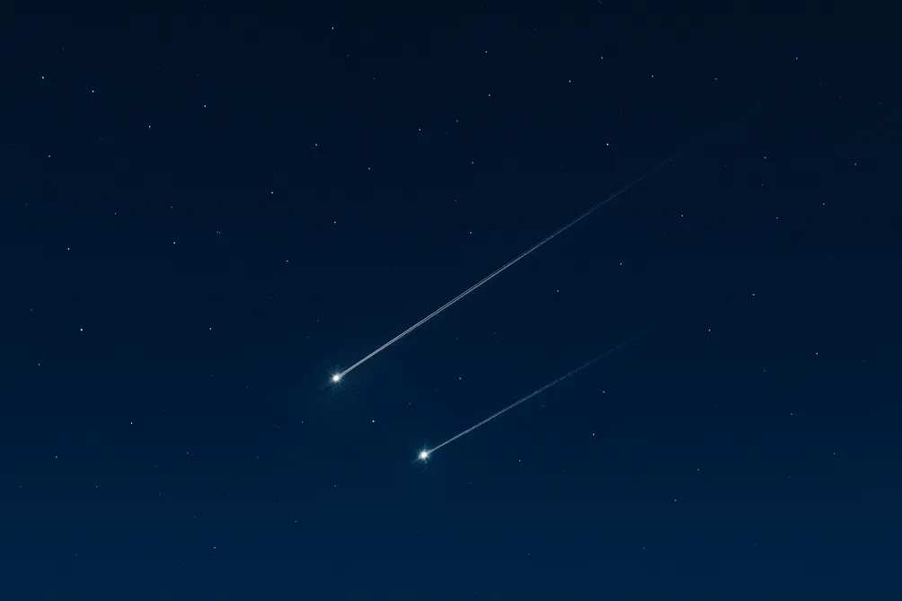 璃星的字語星辰｜在黑夜裡，把文字寫成光。