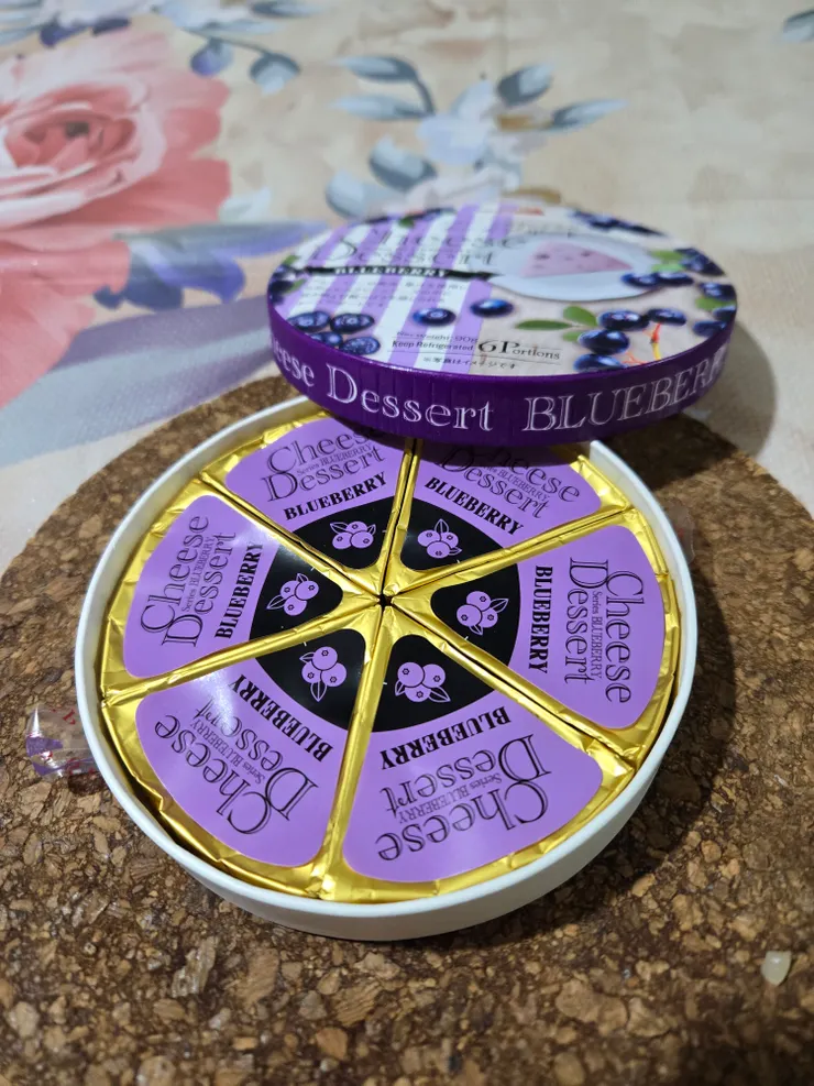 emina藍莓起司開盒有六塊
