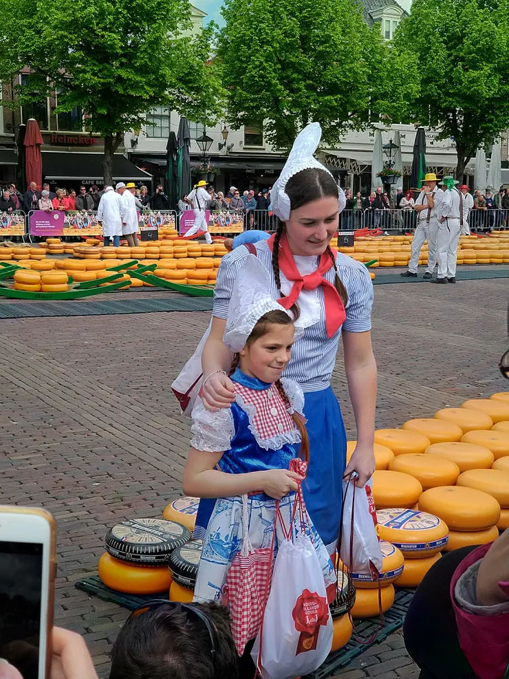 來了一個可愛的小妹妹