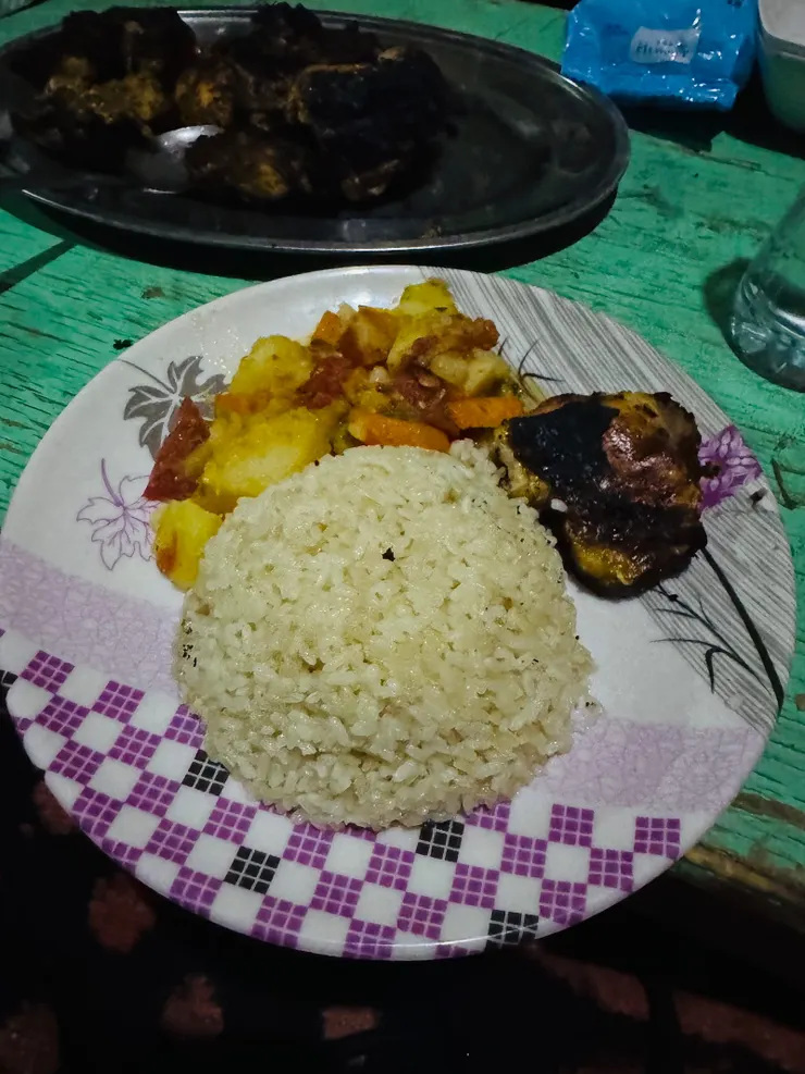 晚餐ㄉ烤焦烤雞＆蔬菜米飯