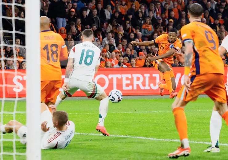 鄧菲斯怒射破網助荷蘭領先3:0