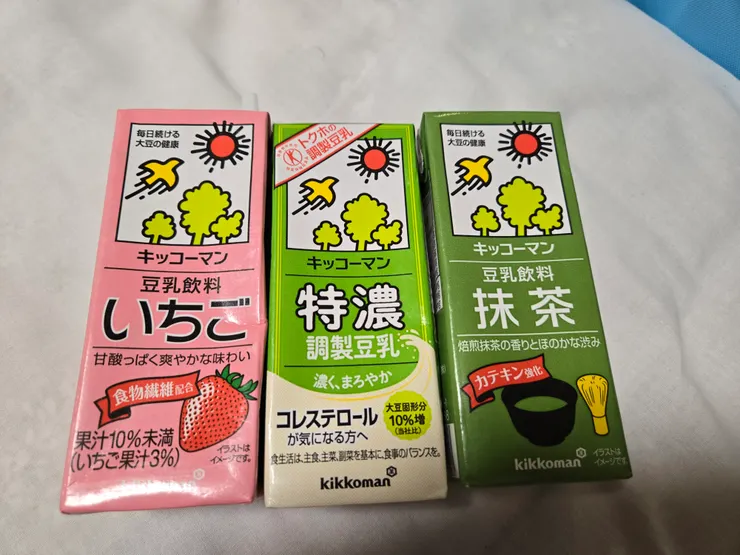 龜甲萬豆乳-草莓、濃原味、抹茶