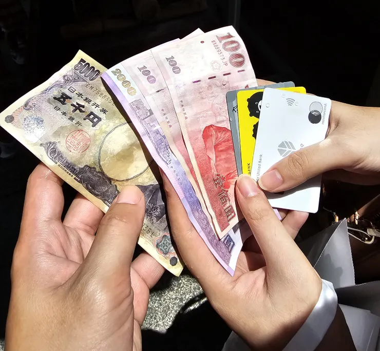 來這邊還可以「洗錢」，讓每張錢錢都可以吸引更多錢錢