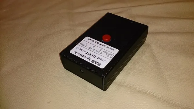 SpeedStrobe 紅色光源發射器，能產生精準穩定的 60Hz 光源