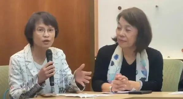 區桂芝（左）批評108課綱就是個「無恥的課綱」