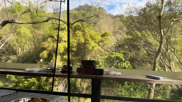 雨棚後方小小觀景台