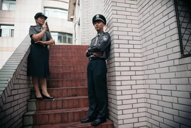 99式公安制服，林理洵所著制服為此型(http://baijiahao.baidu.com/s?id=1646526375438681455)