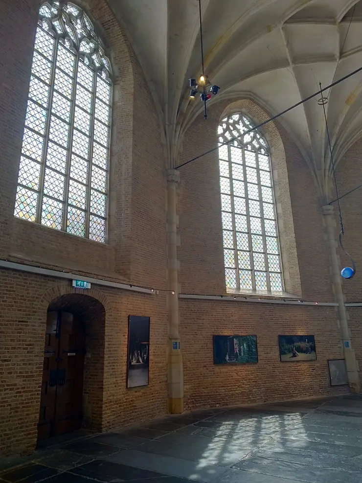 照亮整座教堂內部