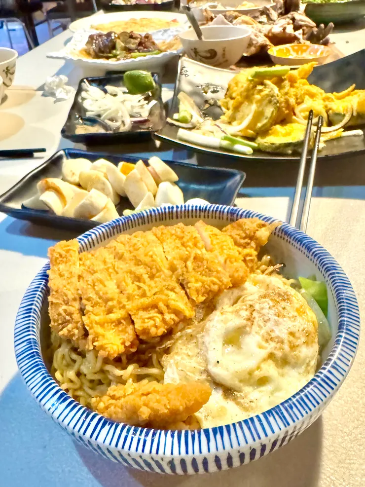 雞排炒泡麵（130元）