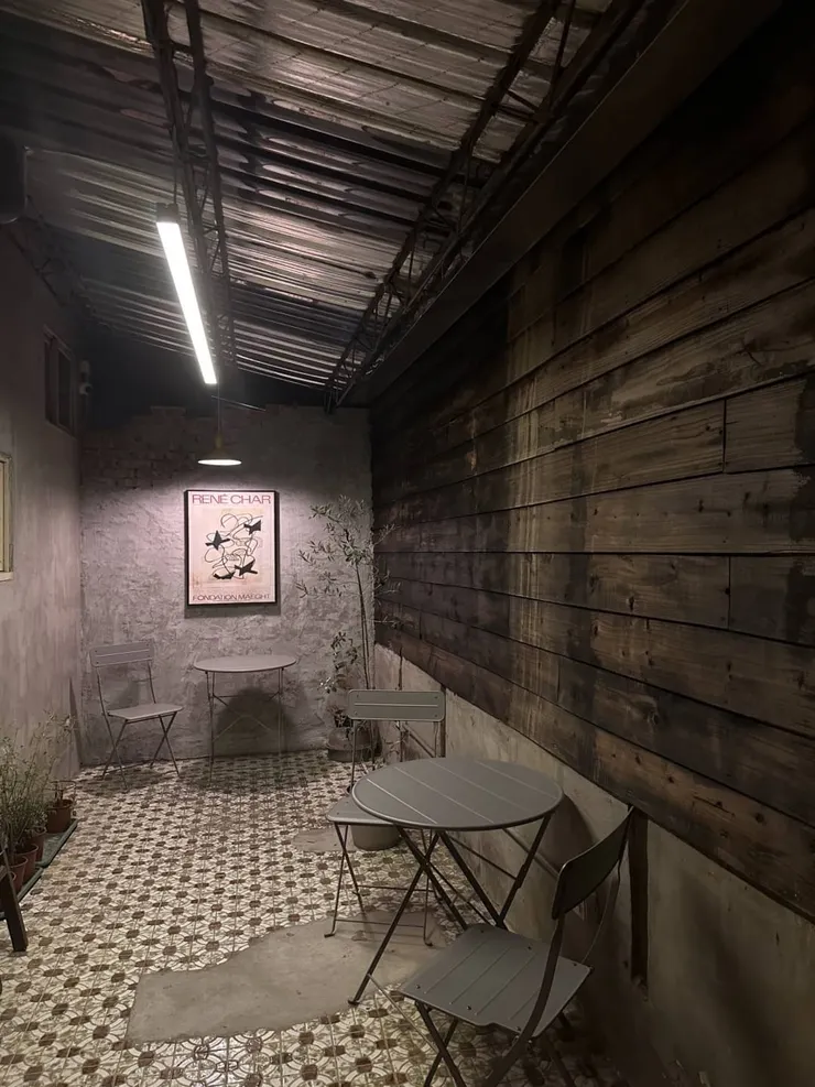 老木屋展開空間的各種想像，注入新的能量，圖為民宿有春枟宅、咖啡廳二屾Ershen。