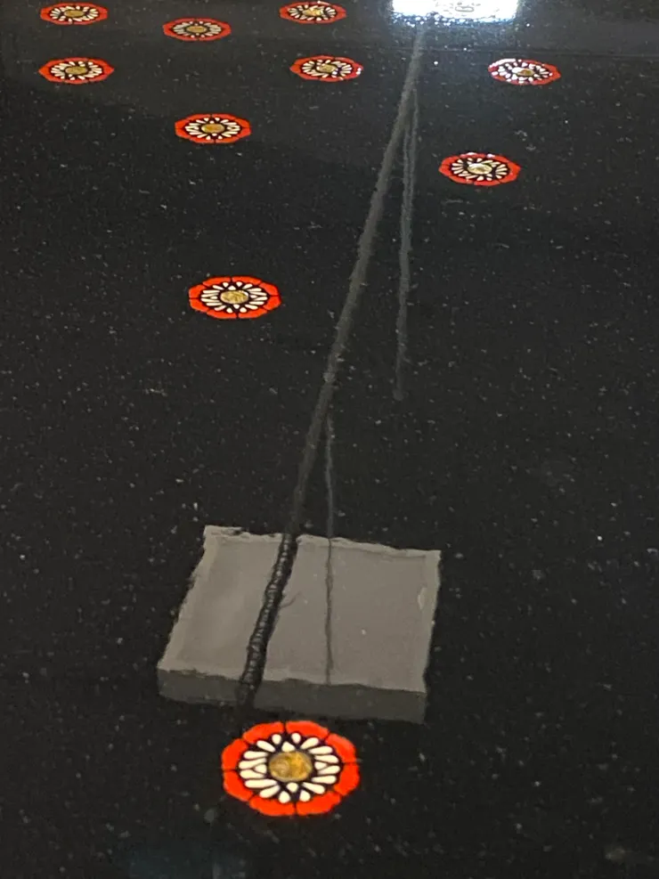 曲自代中國吉祥圖案的「寶像花紋」基本色彩為黃白紅三色