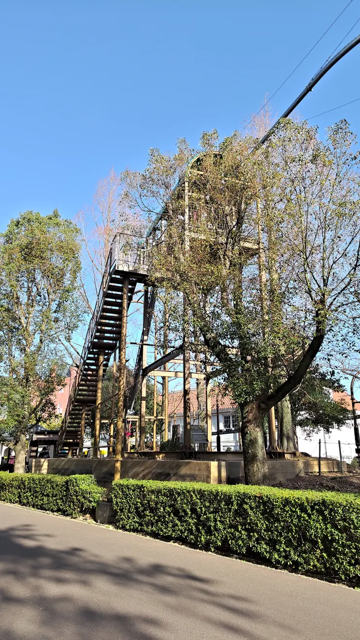 單人懸吊式軌道雲霄飛車〜疾風！