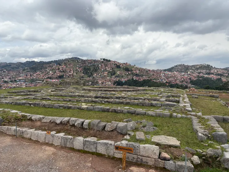 Muyucmarka，曾是遺址內最高的軍事塔樓，也曾是印加祭司的天文台。