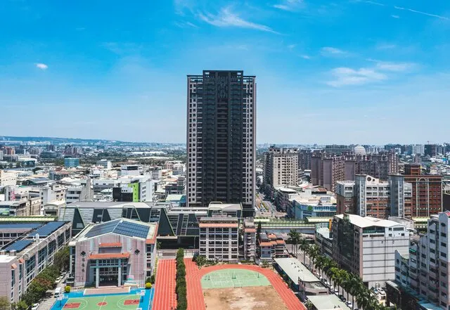 台中市府公告,台中首座捷運宅「文華高中站」將於9月14日至11月13日公告標售。圖/台中市交通局