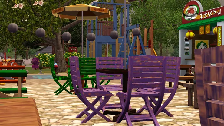 三五知己可以坐這種方形小桌，還有太陽傘。