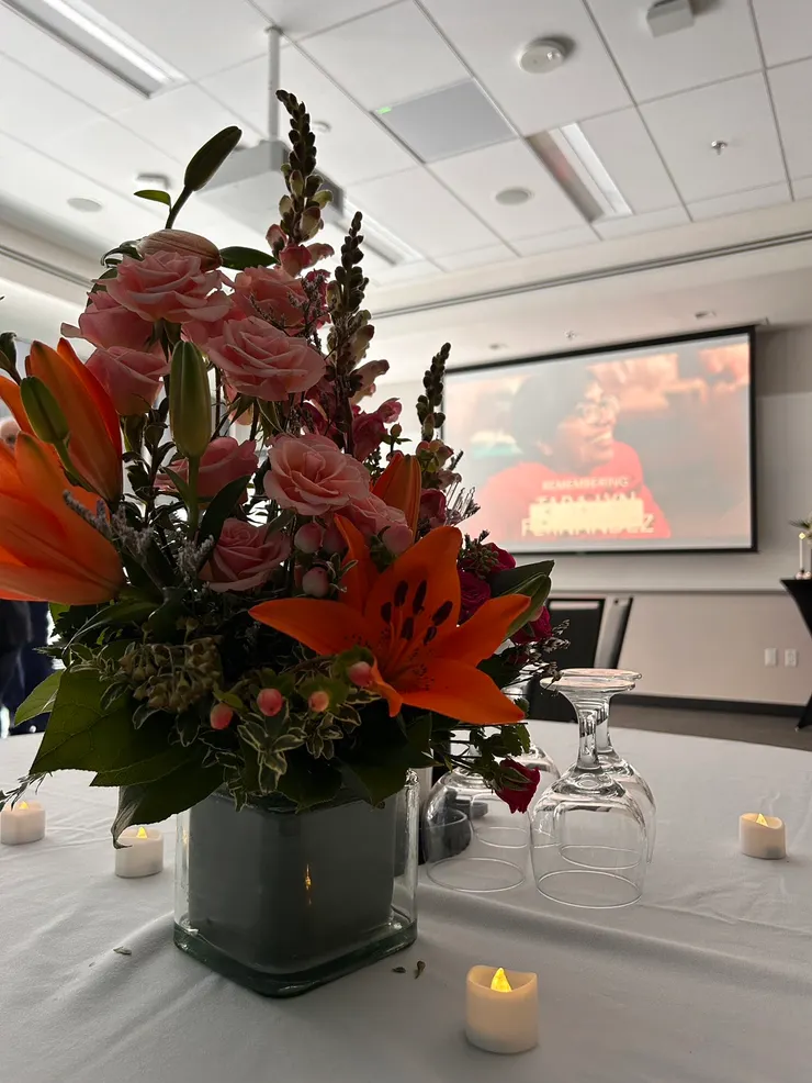 回憶餐會上的追思影片