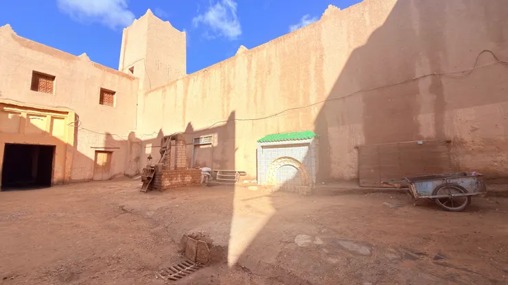 公共區域原本應該有噴泉可取水飲用