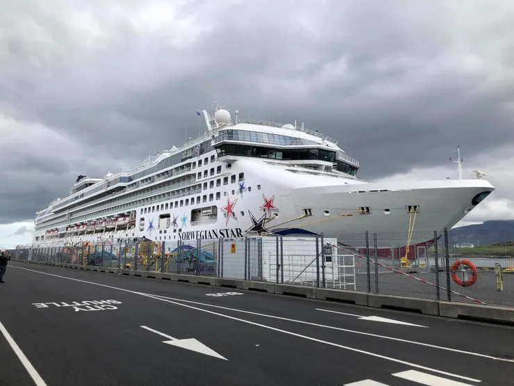 停在冰島Skarfabakki碼頭的挪威之星