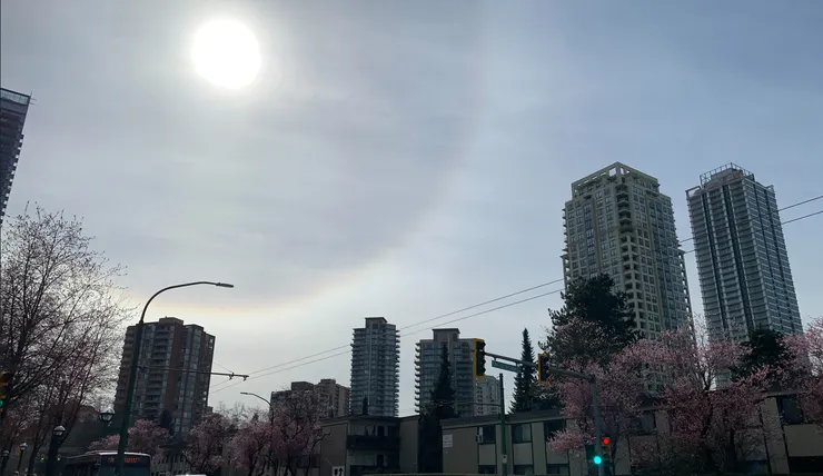 2025/04/04這一天的太陽光暈很特別...