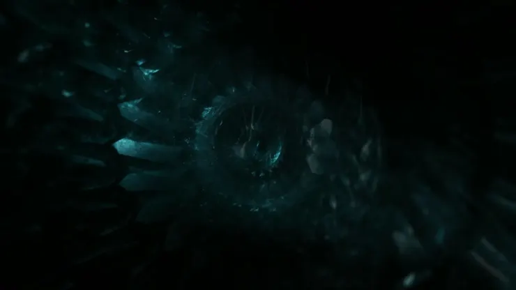 在光與旋轉的幾何裡，那個來自異界的北極星靜靜守護著她