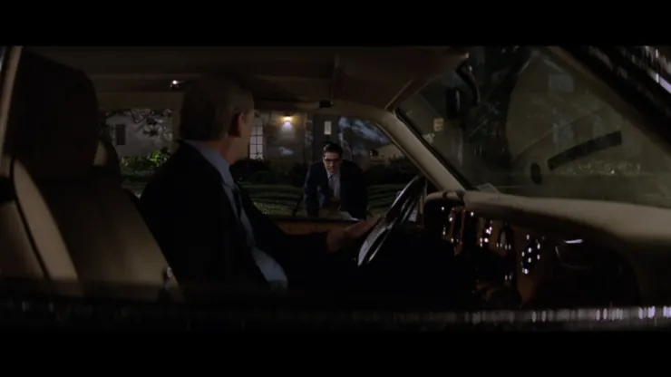 圖 8 Max與Herman半夜於Cross家前面爭吵