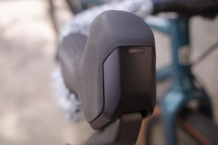 顯示狀態的LED燈。