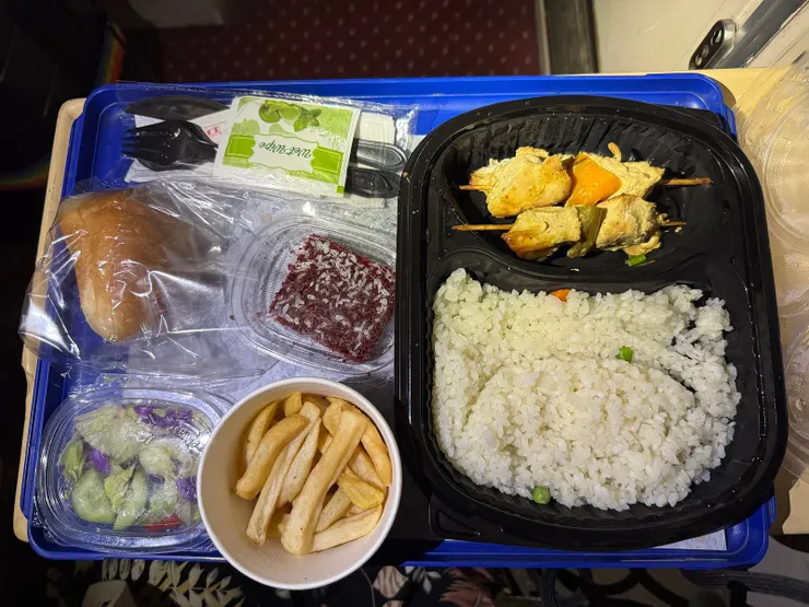 邊吃邊想家的年夜飯 QQ