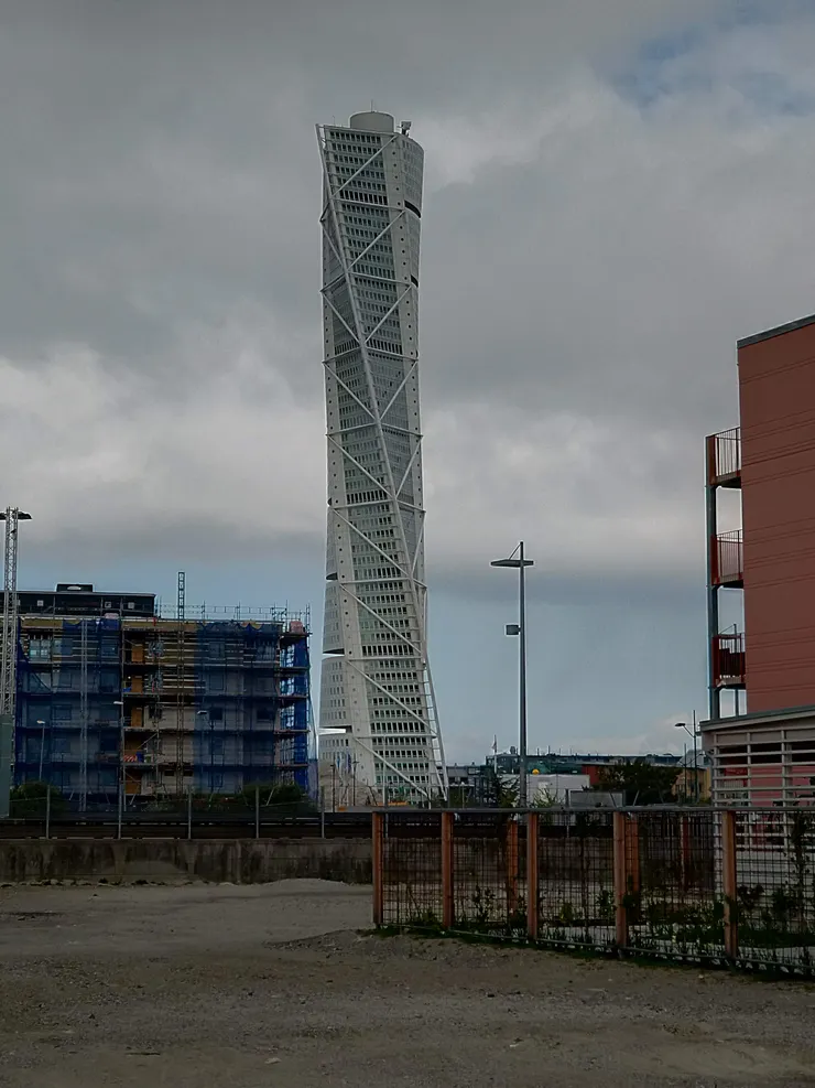 HSB旋轉大樓又叫做扭毛巾大樓