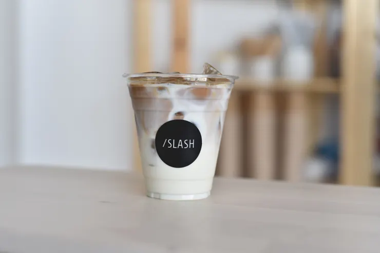 Slash是英語斜槓的意思