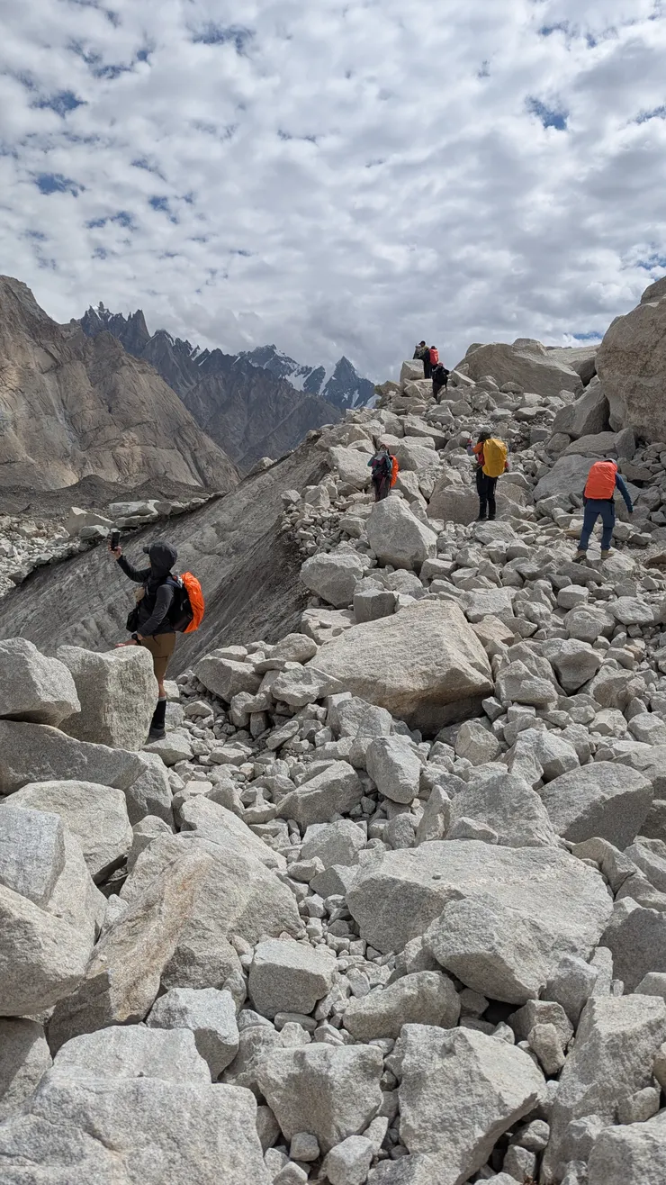 非常吃腳力的冰磧石