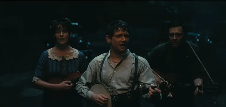 他在門外花言巧語，甜言蜜語像網般層層逼近。