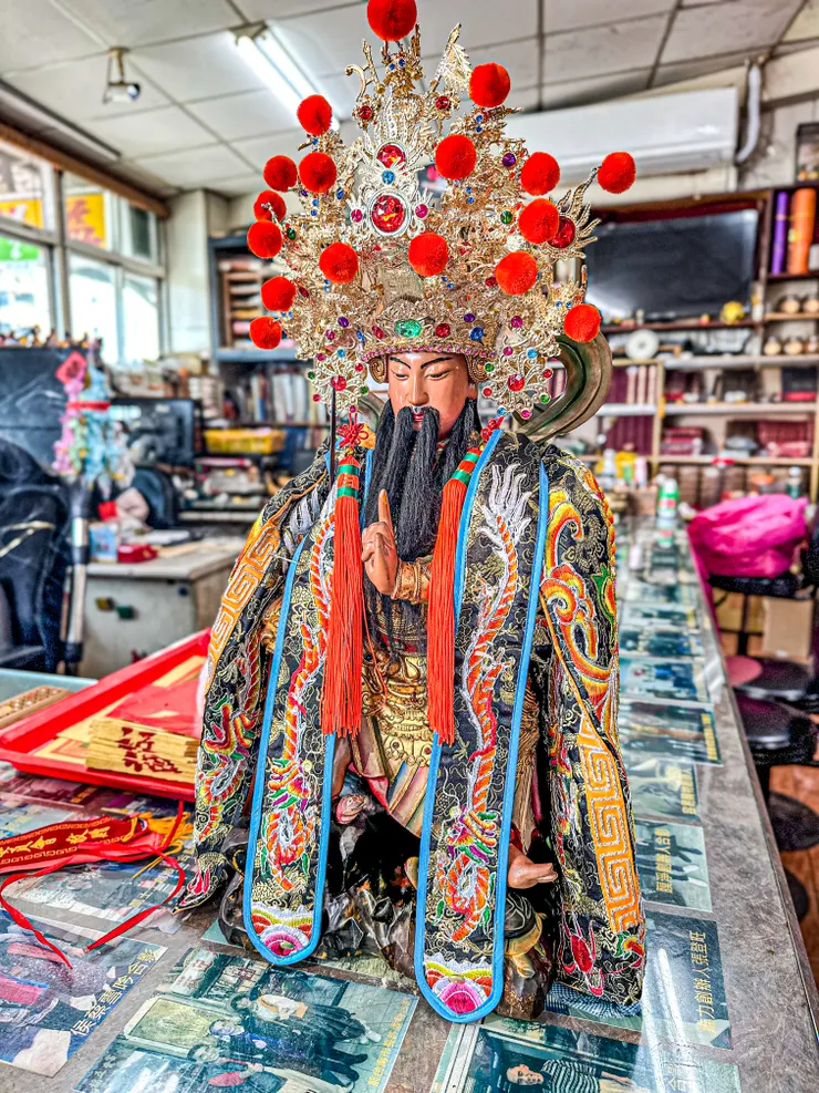 龍益行|台南佛具店・金紙店・宗教百貨・神主牌雕刻・拜拜用品 專精 神主牌雕刻與祖先牌位製作,提供佛具、金紙、神桌、拜拜用品等完整祭祀用品。 服務包含:擇日安神位、安祖先、神桌安裝,並支援 外縣市宅配,讓您安心完成祭祀。 📞 電話:06-2569113 📱 LINE:led1984 📍 地址:台南市安南區北安路二段612號 👉 Google 地圖導航:https://maps.app.goo.gl/uDjdLD8wNKH3rihN9 延伸閱讀 ➜ 龍益行在方格子文章專區 https://vocus.cc/article/68dfecd8fd8978000144cfe9