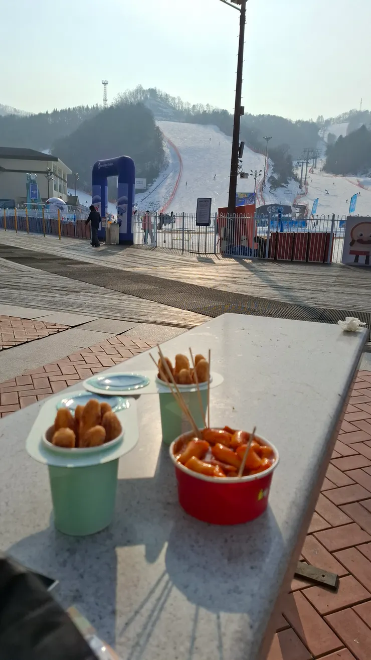 玩到接近集合時間,才想到還沒吃午餐呢