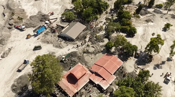 多數志工前往成功街176巷