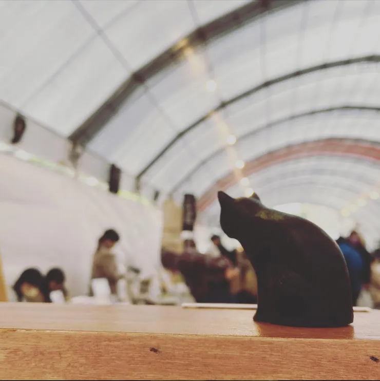 於市集擺攤時的後台視角