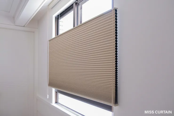 風琴簾有很好的隔熱效果