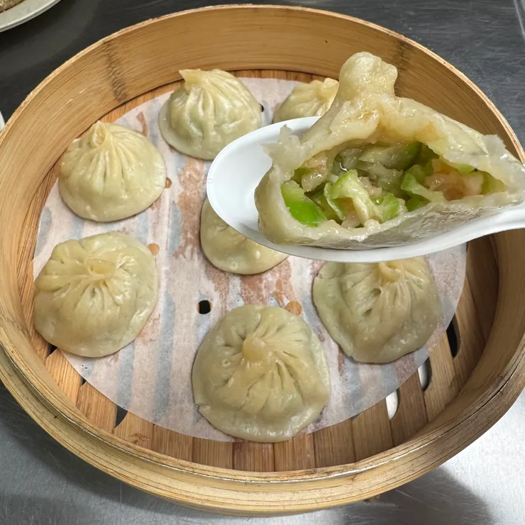 絲瓜蝦仁湯包
