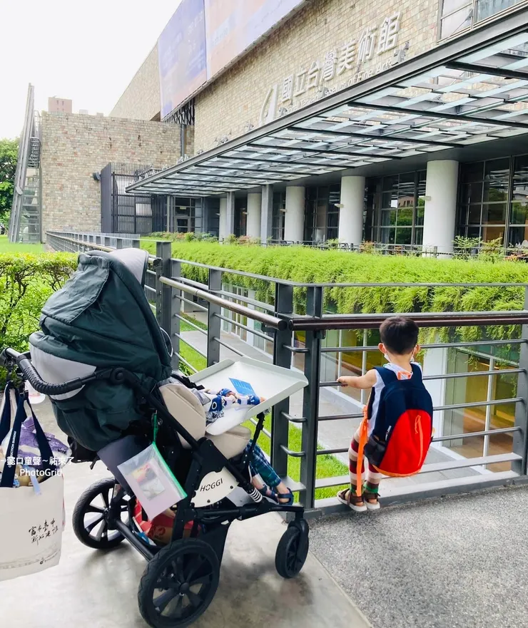 行動不便的孩子在日常裡分不開身的就是行動輔具，特製推車是其中一項。