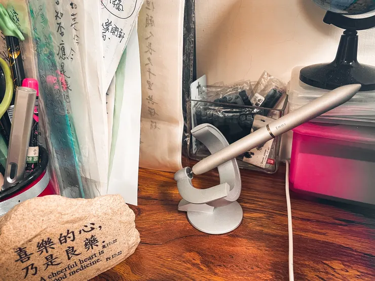 當初我在老家收到他們寄來的禮物，爆感動。至於自立筆的資訊大家可進連結自行觀看  ( 我不是業配 XDD )